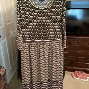 Max Edition Black and White Long Sleeve dress.